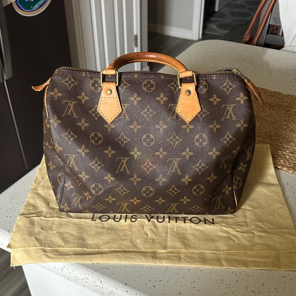 Louis Vuitton Monogram Speedy 30 - Picture 2 of 16